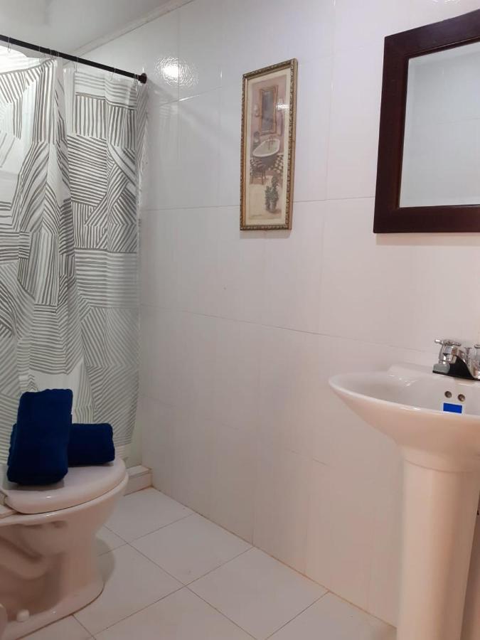 Joebi'S House Walking Distance To Rocky Cay Beach Ideal For Families Or Groups Buenavista  ภายนอก รูปภาพ